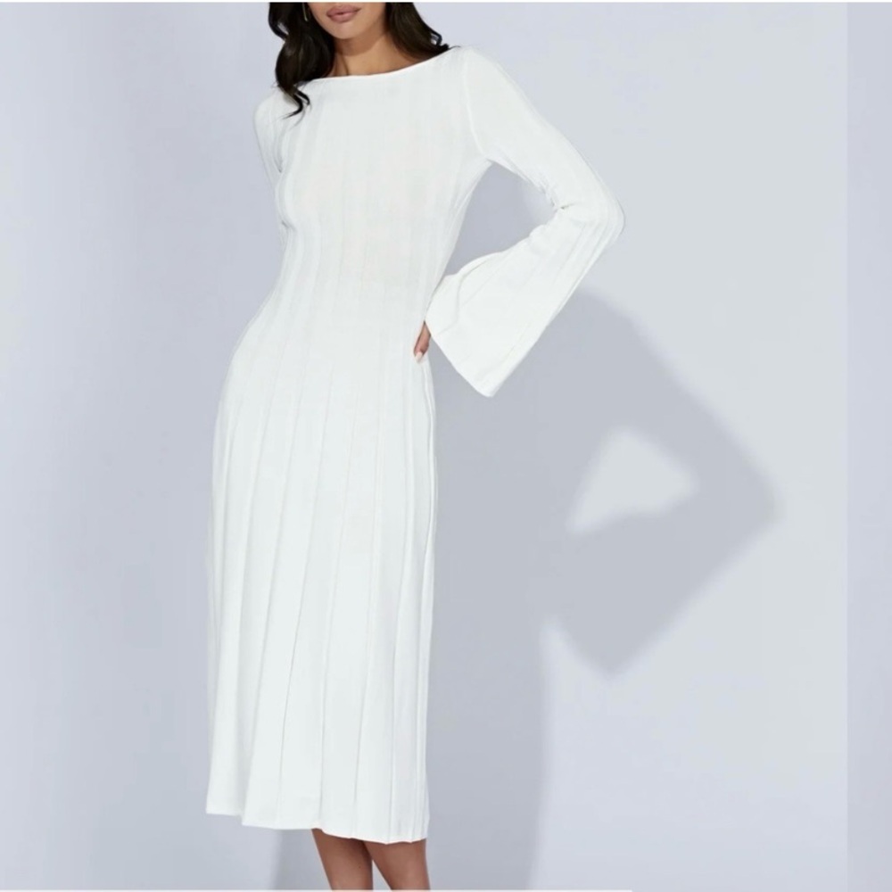 Meshki Elegant White Backless Dress
